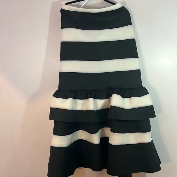 Wowza this is unique!  XXL black and white two piece outfit, WHY